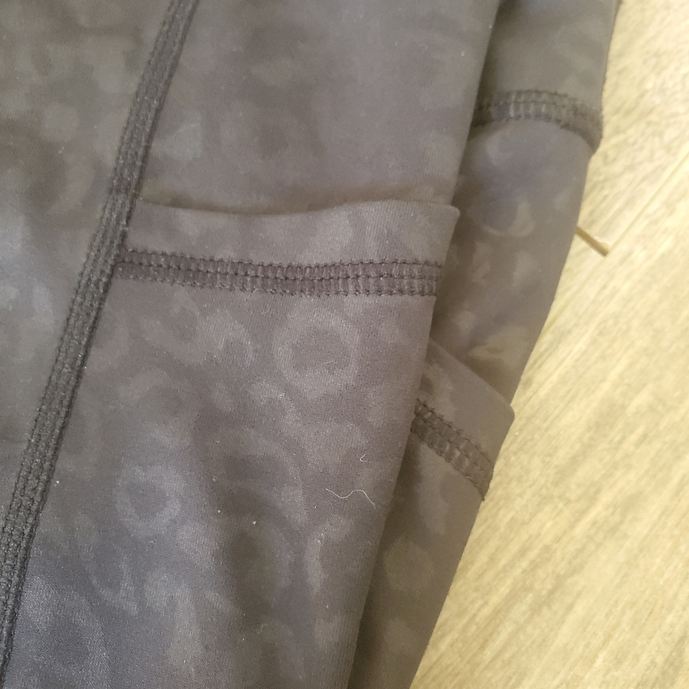 Work out capris - Picture 2 of 4